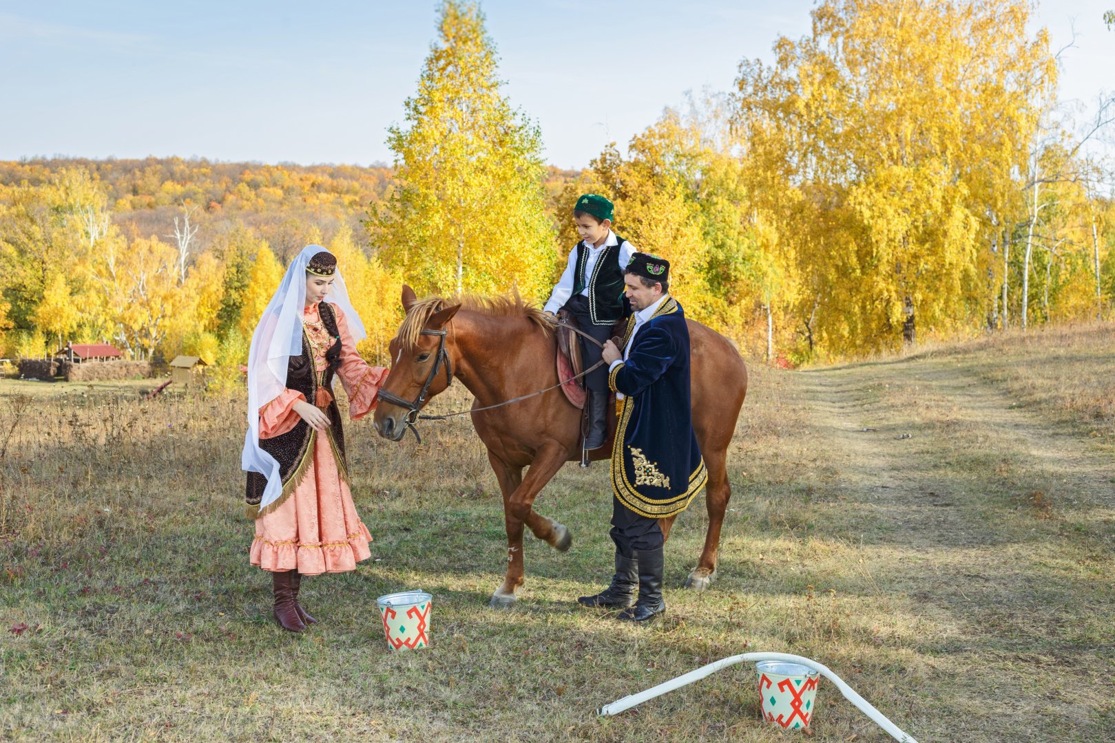 Totorių tautinių drabužių nuotrauka