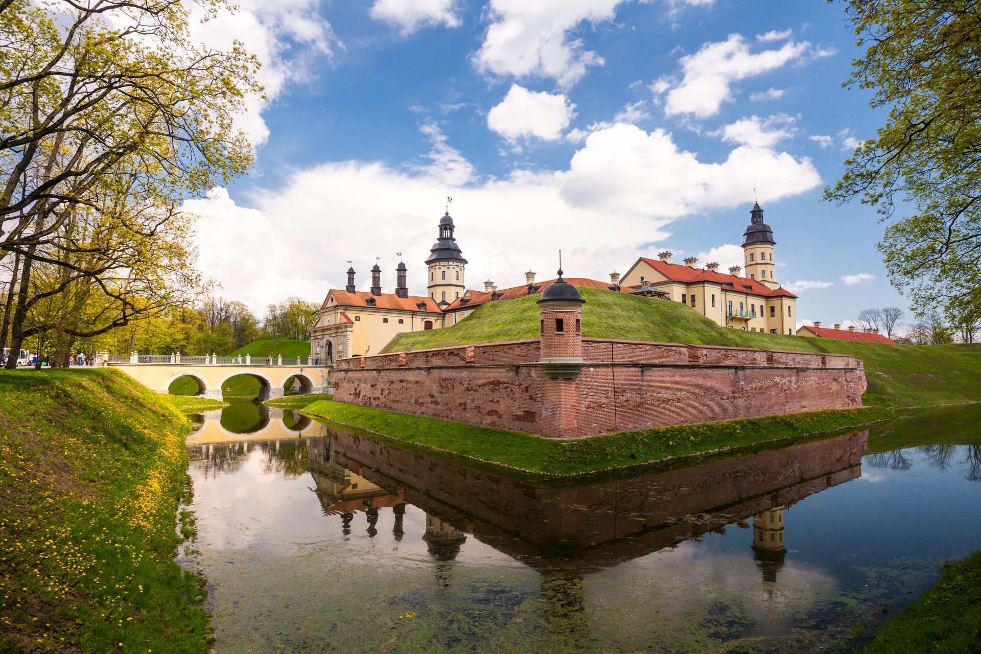 Radvilų Nesvyžiaus pilies rezidencinių rūmų nuotrauka