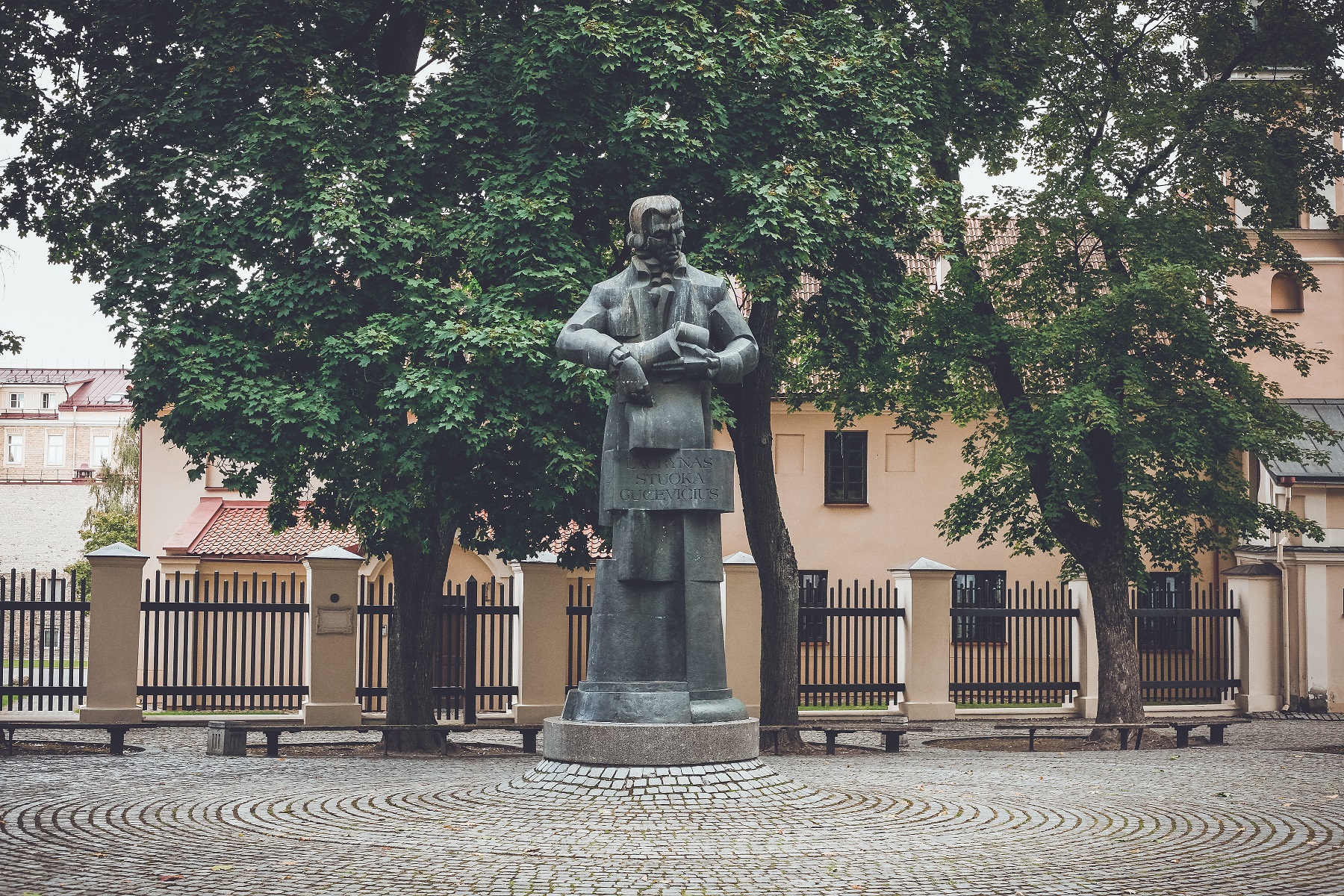 Paminklo architektui Laurynui Gucevičiui Vilniuje nuotrauka